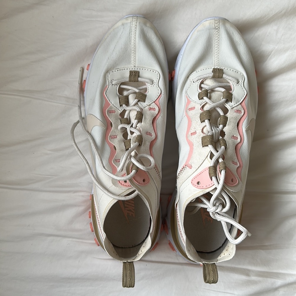 Nikes - Picture 5 of 5